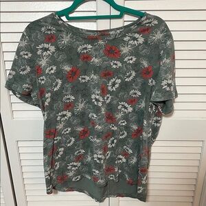 Duluth Trading Co Floral Short Sleeve Top